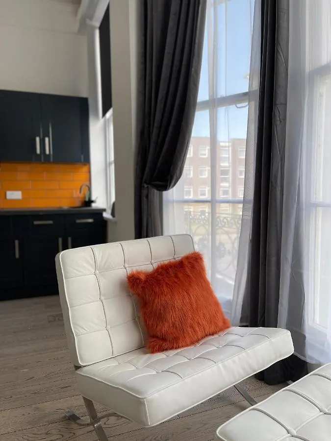 Salt Life Modern Apartment Brighton