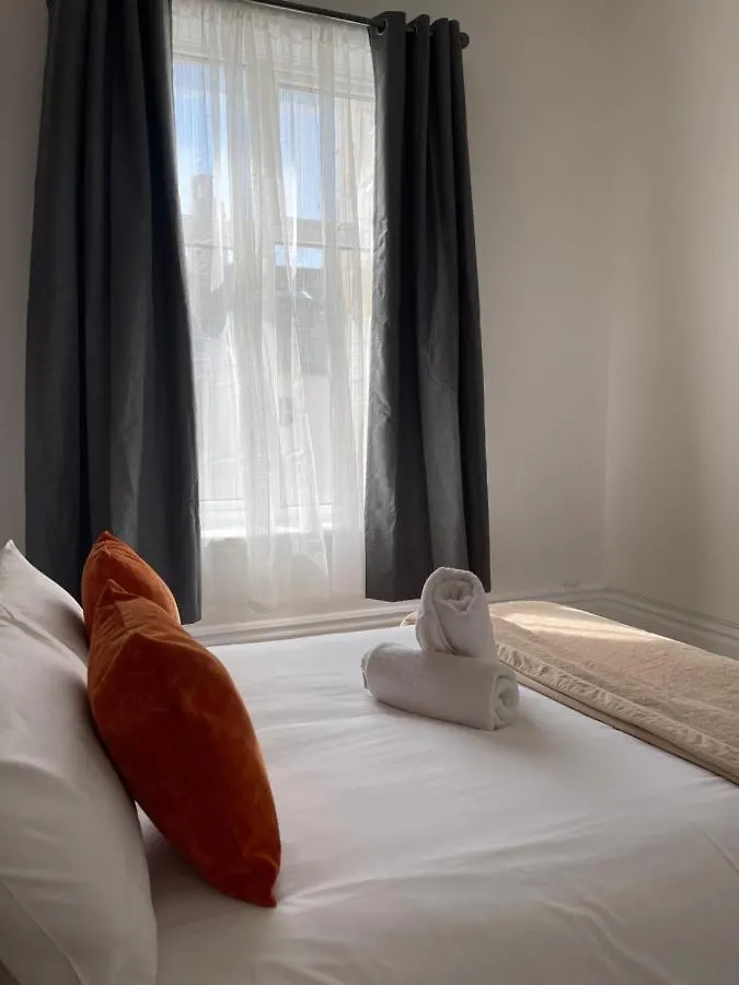 Salt Life Modern Apartment Hove