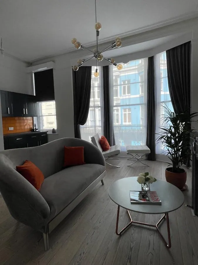 Salt Life Modern Apartment Hove 0*,
